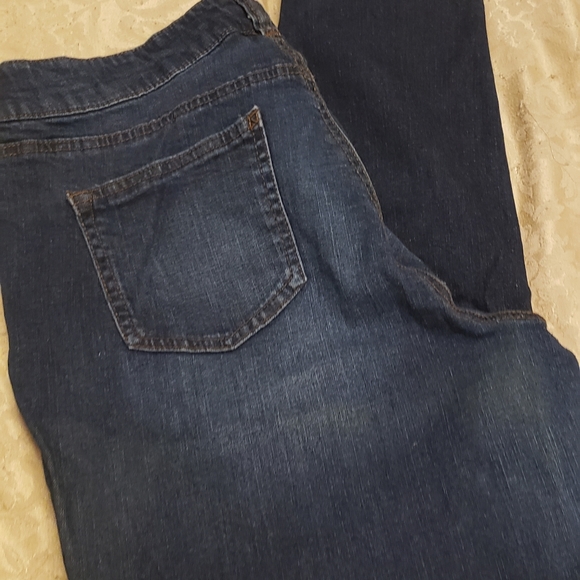 Jeans - Picture 2 of 4